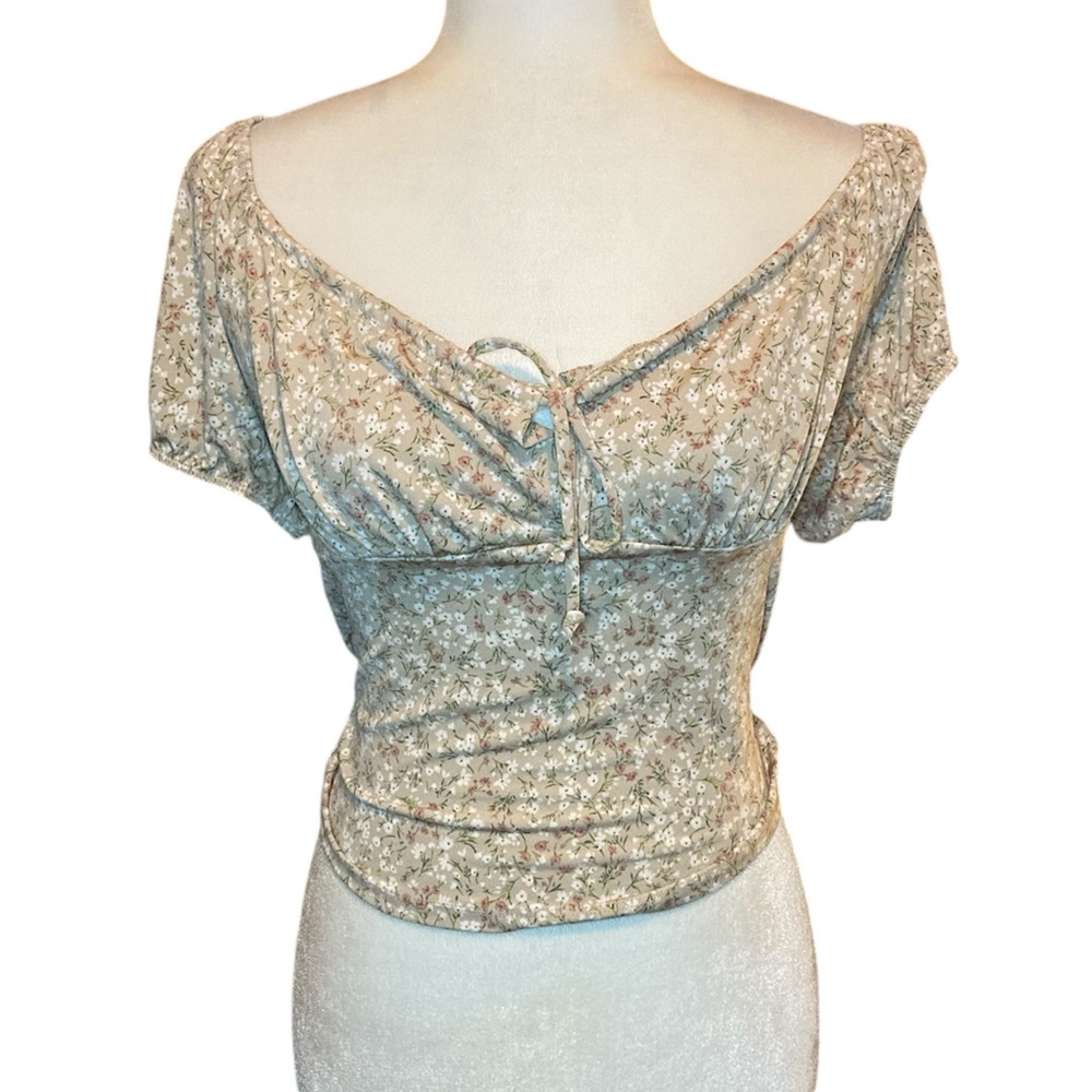 Cottagcore top with tie in front